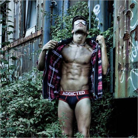 Slip Addicted Hombre